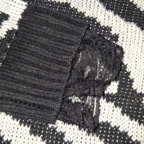 Gaudi sweater white and black like new