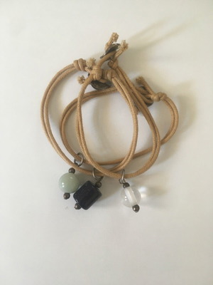Bracelet set like new with glass beads, 3 pieces