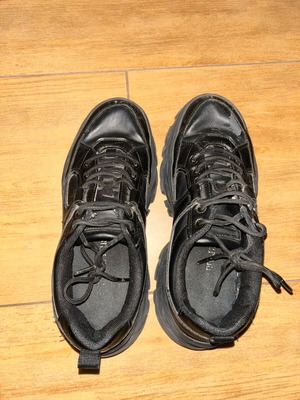 Athletic dipato shoes with defect, size 39