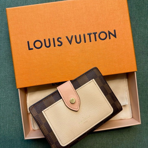 Louis Vuitton Juliette wallet like new, Damier canvas and Rose Ballerine leather
