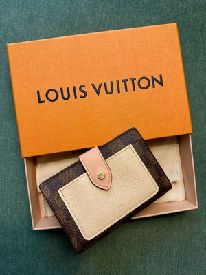 Louis Vuitton Juliette wallet like new, Damier canvas and Rose Ballerine leather
