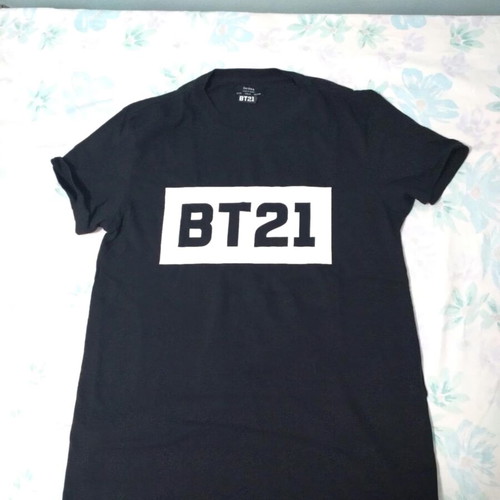 Γυναικείο t-shirt BTS (BT21) μεταχειρισμένο, μαύρο κοντομάνικο