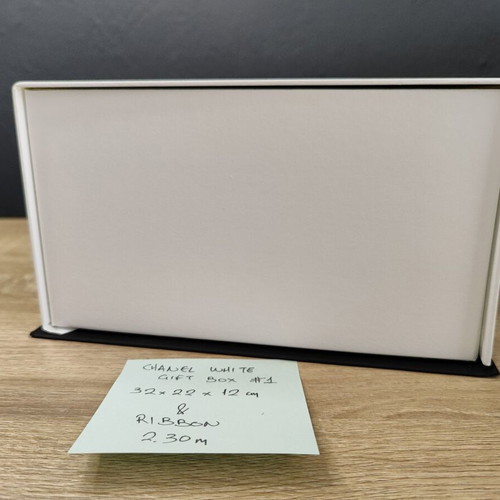 Chanel Rue Cambon 31 White Gift Box used from Paris Boutique