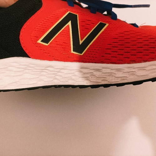 New Balance Fresh Foam Arishi V2 sneakers used, size 38, black and red