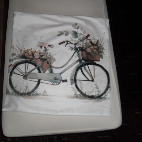 Decorative pillow cover with bicycle design, new, 45x45 cm