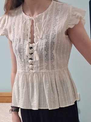 Zara Basic women's blouse like new with lace and ruffles on sleeves, white, size S