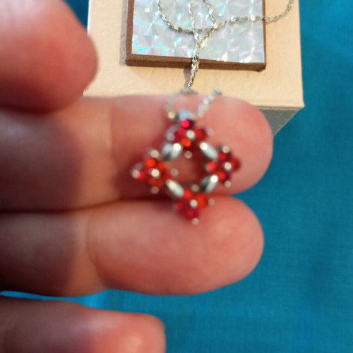 Pendant with garnets and zirconia like new, 42 cm chain