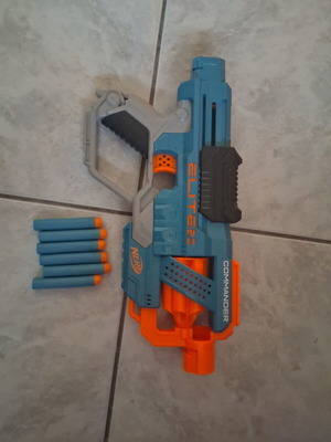 Nerf Elite 2.0 Commander toy gun with 6 darts