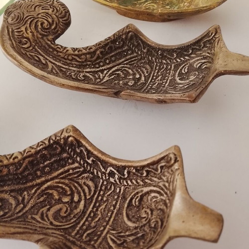 Vintage ashtrays pack of 4 metal tsarouhi shape used