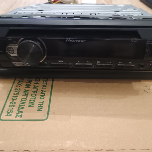 Pioneer DEH-S110UB car stereo like new with CD, USB, AUX, FLAC support