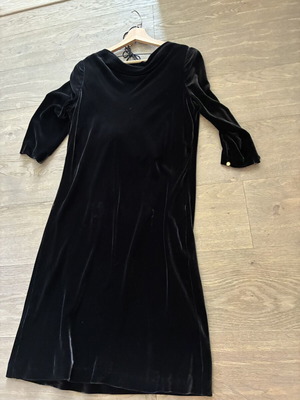 Juicy Couture βελούδινο μαύρο φόρεμα σαν καινούργιο με ανοιχτή πλάτη