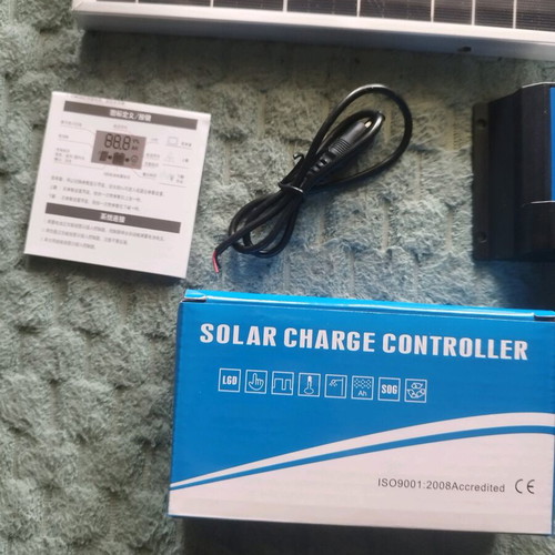 Photovoltaic panel with transformer 80A and 10 watt USB cable like new