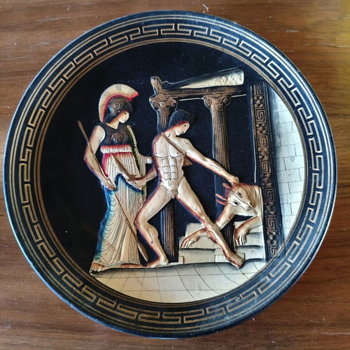 Decorative wall plate like new