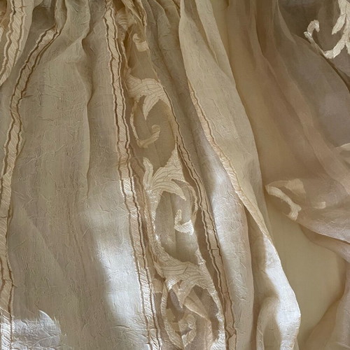 Silk curtain set like new, gold shade
