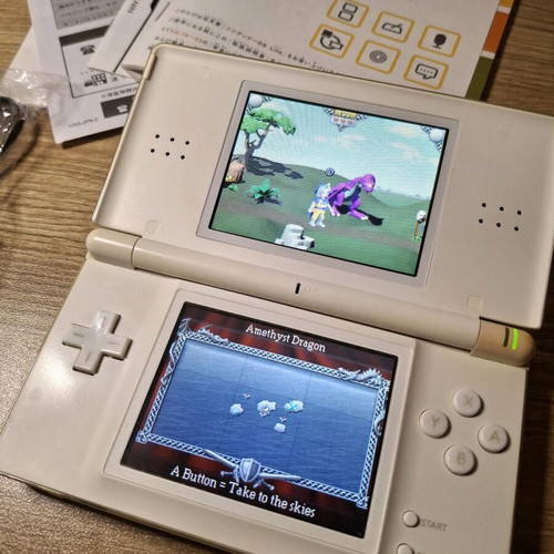 Nintendo DS Lite бял като нов с пълна кутия