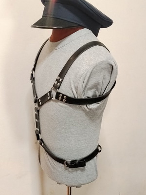 Ανδρικό μαύρο ρυθμιζόμενο harness από συνθετικό δέρμα με τρουκς