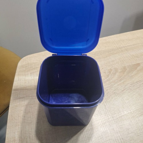 Tupperware food container 1.2L like new