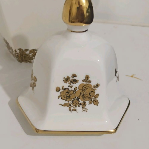 Vase with lid from Taiwan like new