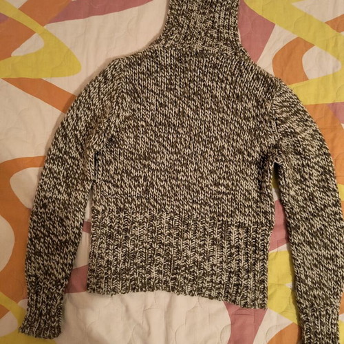 Women's brown turtleneck in good condition