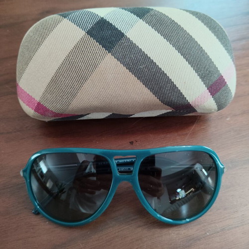 Burberry sunglasses like new, petrol color