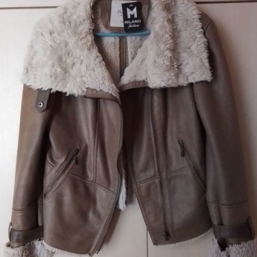 Thin jacket with fur lining camel color, size Small