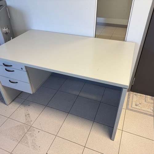 Set of 10 office desks