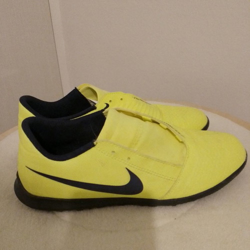 Nike Phantom Football women's athletic shoes used, yellow