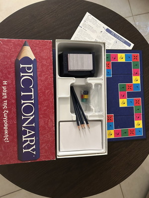 Επιτραπέζιο παιχνίδι Pictionary Η μάχη της ζωγραφικής σαν καινούργιο, 14+