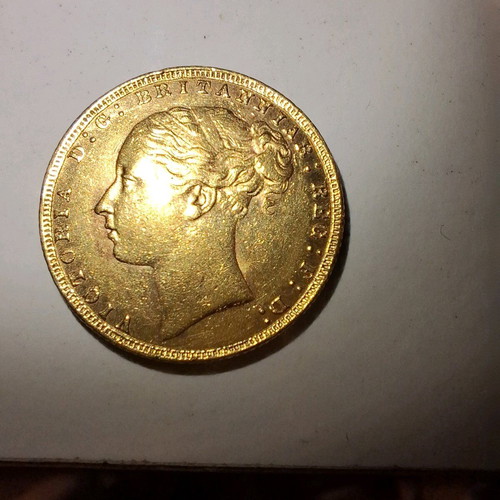 Collectible gold English sovereign Queen Victoria 1880 and 1890 like new