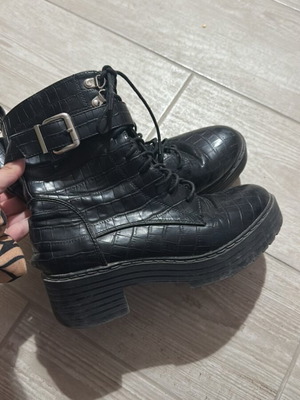 Black boots used, size 39-40