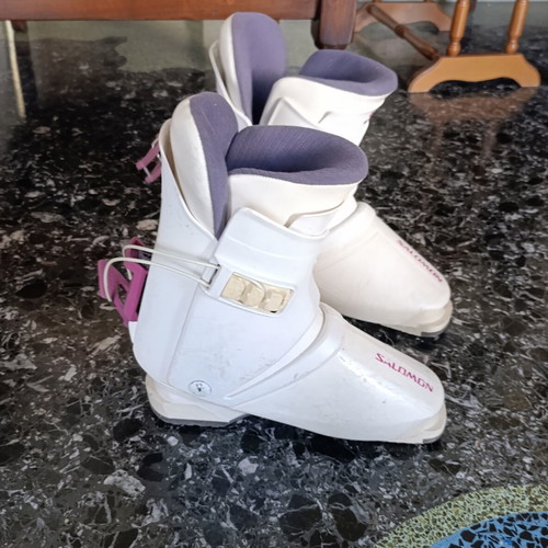 Vintage Ski Set used with Dynastar skis, Salomon boots, Terra bag, poles, gloves
