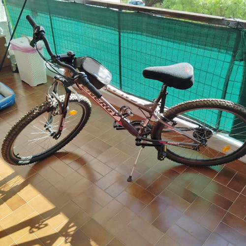 Mountain bike like new, women's, black, front suspension, gears