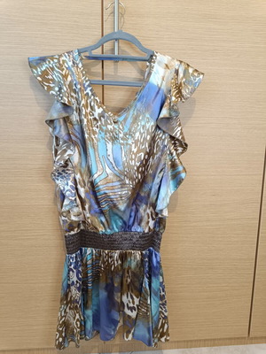 Satin dress size small like new, multicolor