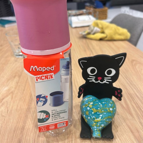 Maped 500 ml water bottle new with 6 Maped erasers gift pink