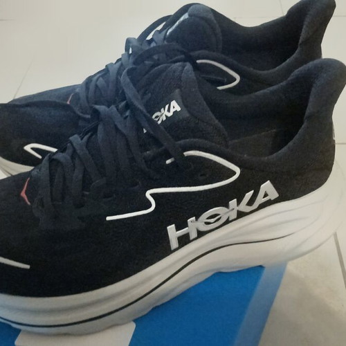 Hoka Clifton 10 running shoes size 43.5, black and grey