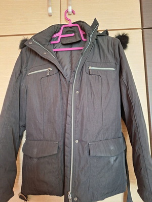 Women's winter jacket like new, black, with detachable hood