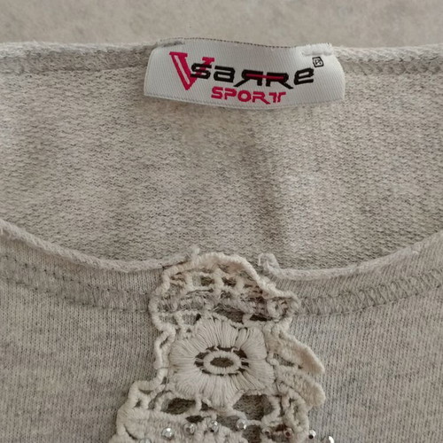 Crop top shirt like new, grey with perforated Eiffel Tower design