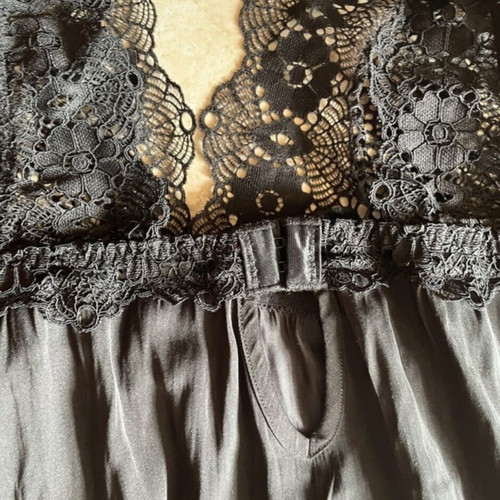 Woman’s nightwear Etam like new, size L, black