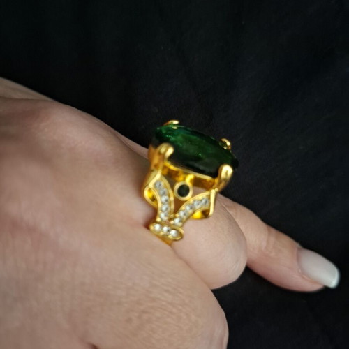 Ring size 7, new, very impressive