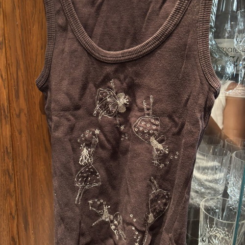Brown top with embroidered details like new