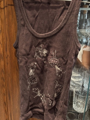 Brown top with embroidered details like new