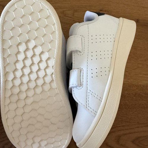 Adidas Advantage CFI sneakers size 25, black and white