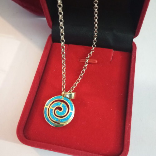 Silver 925 gold plated necklace with synthetic opal, like new