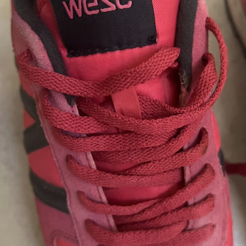 Wesc sneakers used, pink, size 39