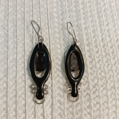 Boho style earrings like new with decorative twists