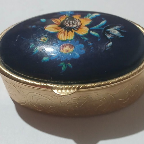 Pill box like new, also small jewelry case, 5×3.5 cm