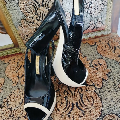 Gianna Kazakou peep toe sandals size 39, new, 12 cm heel, black and beige