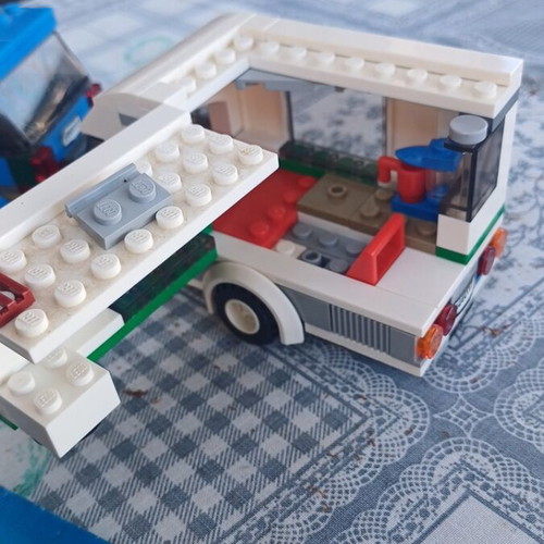Lego City Great Vehicles Van & Camper 60117 used, missing accessories