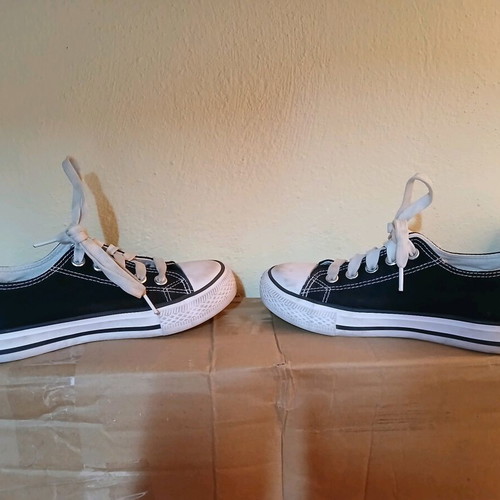 Firefly kids sneakers size 31 like new, black