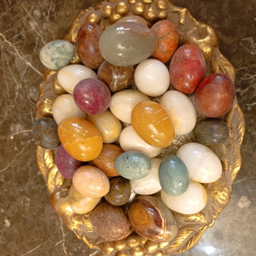 Decorative eggs used from natural semi-precious stones and marble